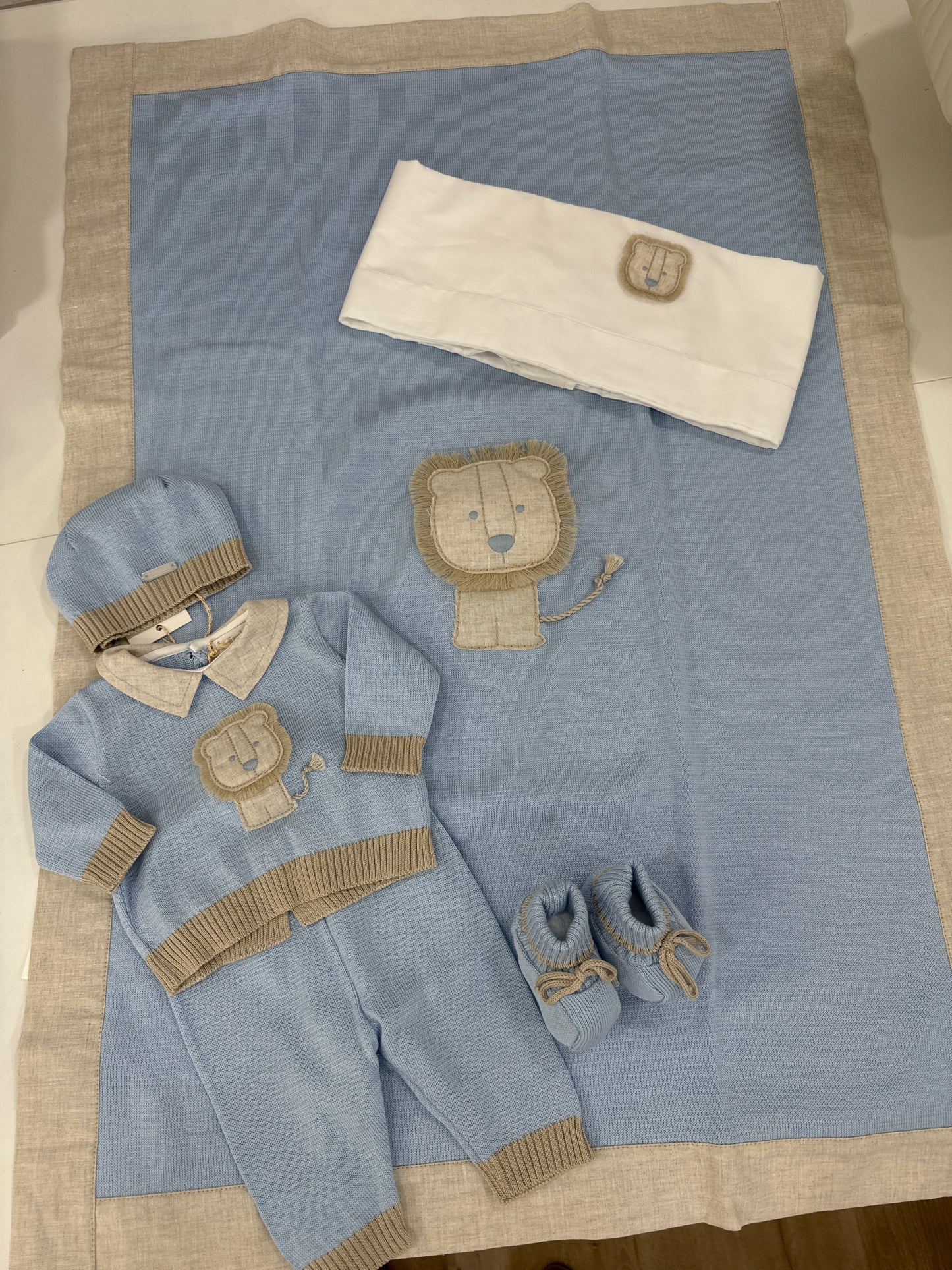 Set prima nascita leoncino in filo di cotone