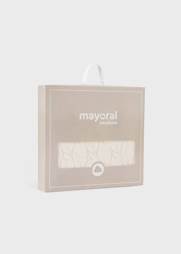 MAYORAL-copertina beige-invernale