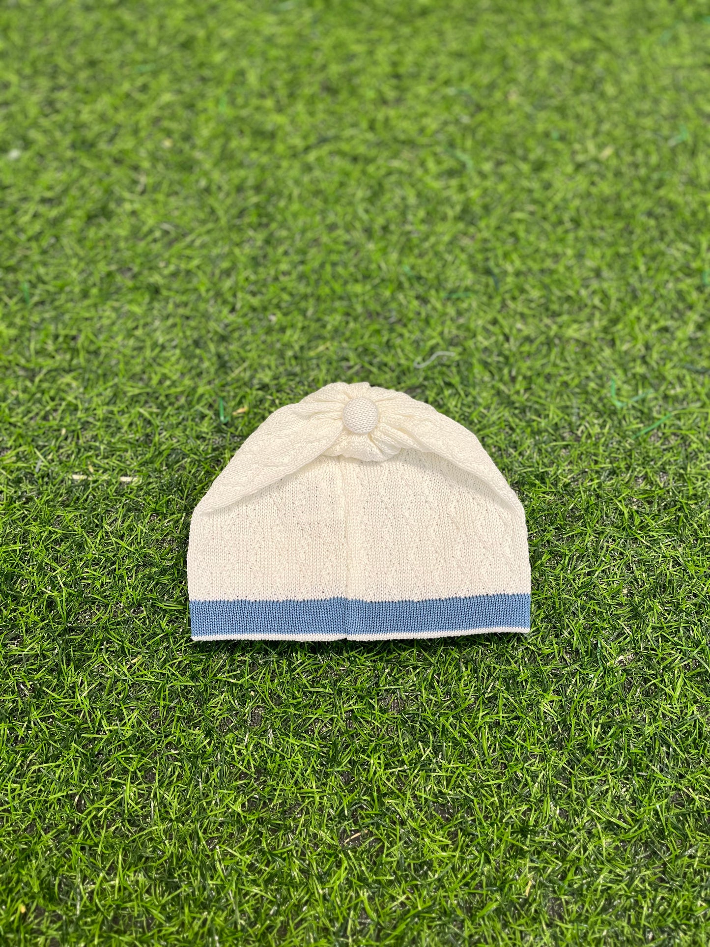 MARLU’ - cappellino in filo di cotone vaniglia/oceano corredino p/e