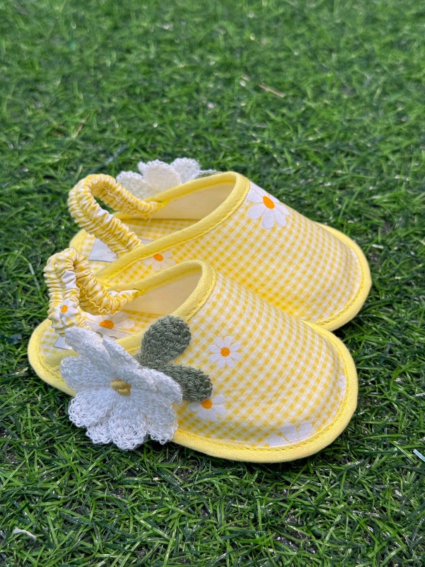 MARLU’ - scarpina in tessuto bianco/giallo corredino p/e