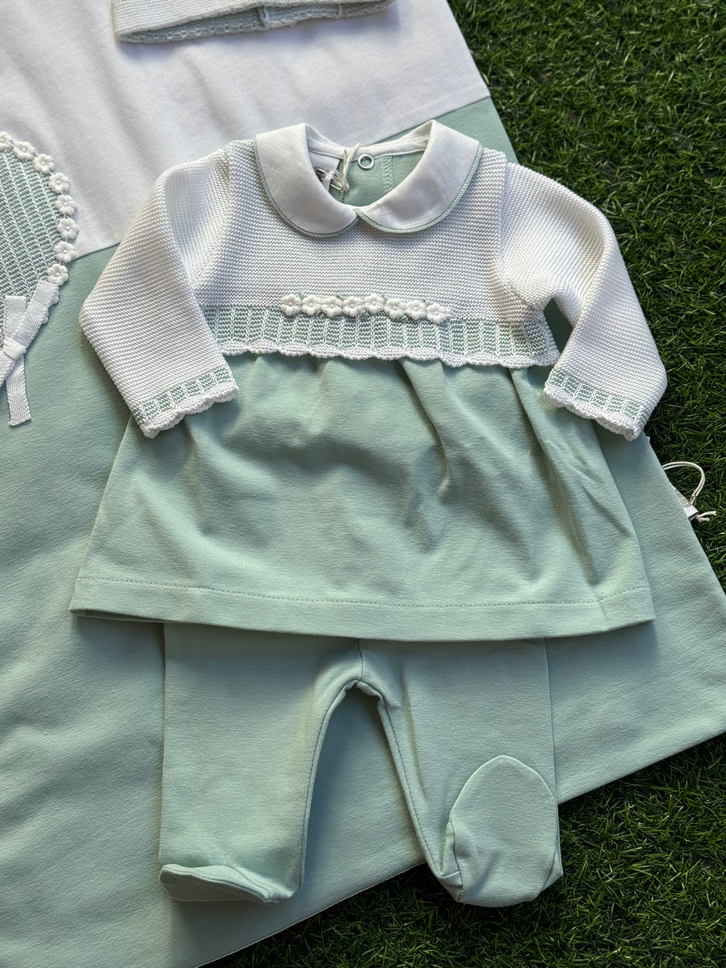 MARLU’ - completo 2pz in Jersey di cotone bianco/verde salvia corredino p/e