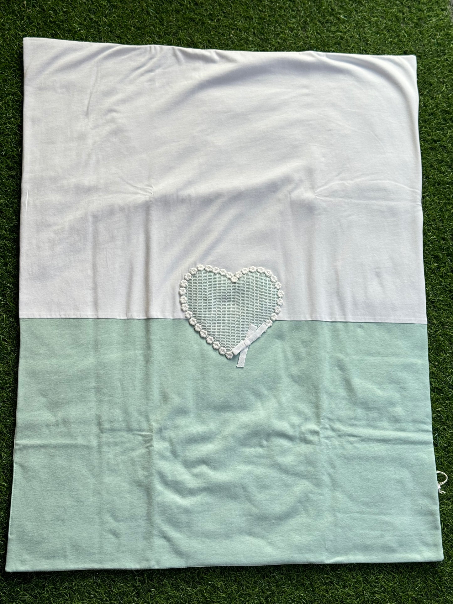 MARLU’ - coperta in Jersey di cotone bianco/verde salvia corredino p/e