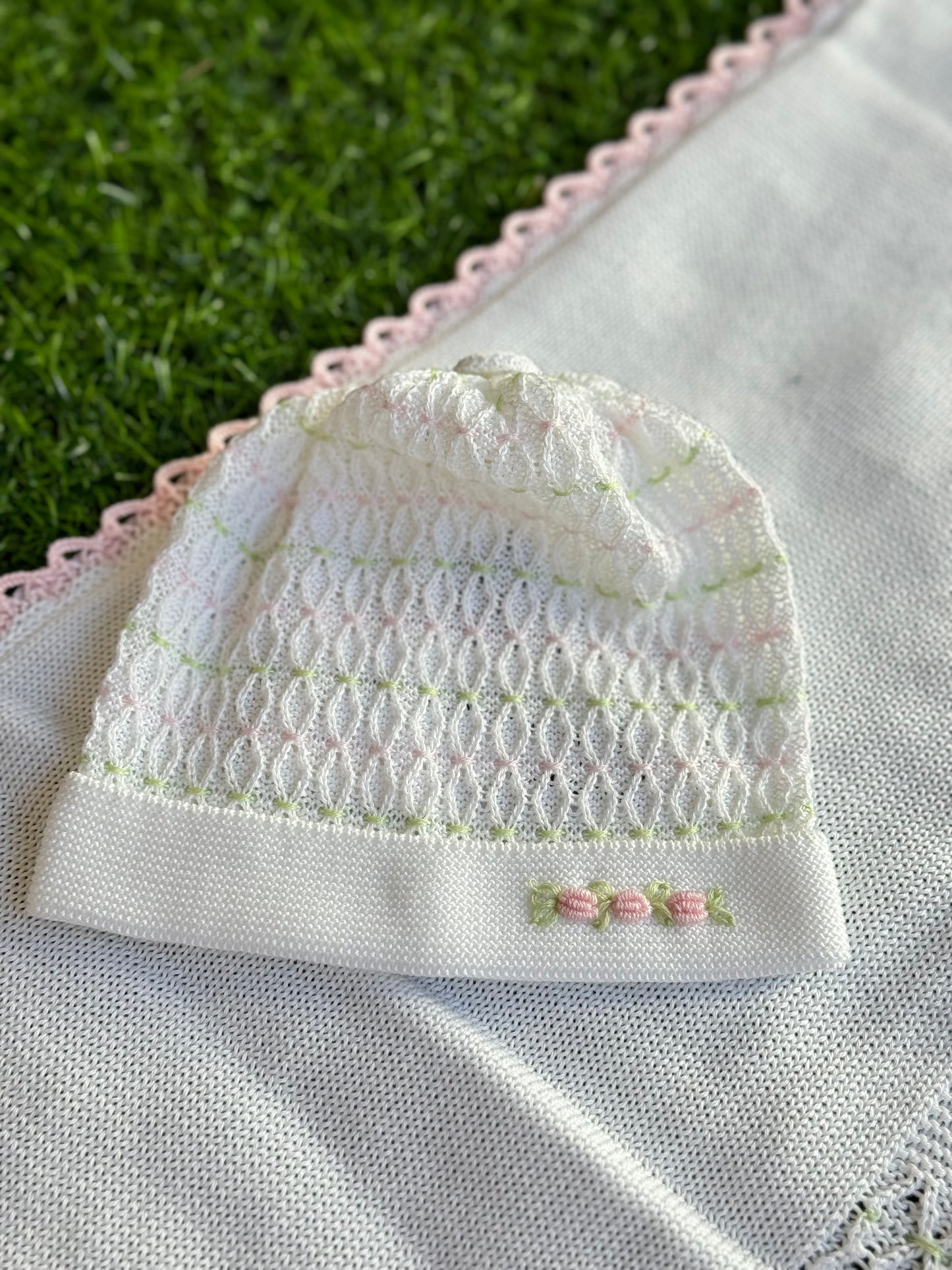 MARLU’ - cappellino in filo di cotone bianco/rosa pesco/lime corredino p/e
