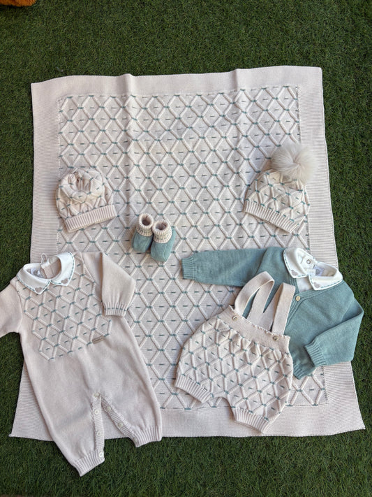 MARLÙ- cappellino pon pon lana 100% (set n71 )eucalipto/mandorla invernale